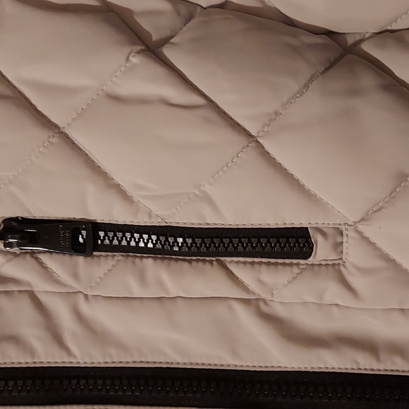 Women's Andrew Marc Quilted Vest Size Large Like New Excellent Condition 💥💥💥 - Picture 3 of 9